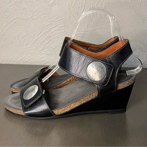 Taos Carousel Black Leather Wedge Sandal Shoe Heel Womens Size 7-7.5 US EUR 38